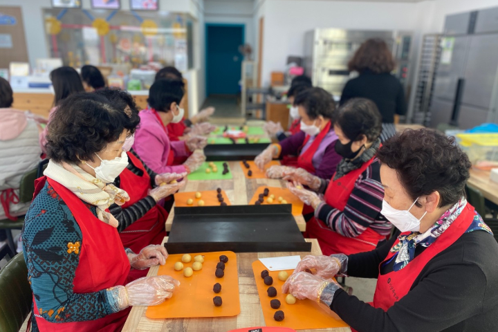 [Depart from Seoul] Gyeongju APEC Legacy + Mungyeong Activity 2D1N Tour