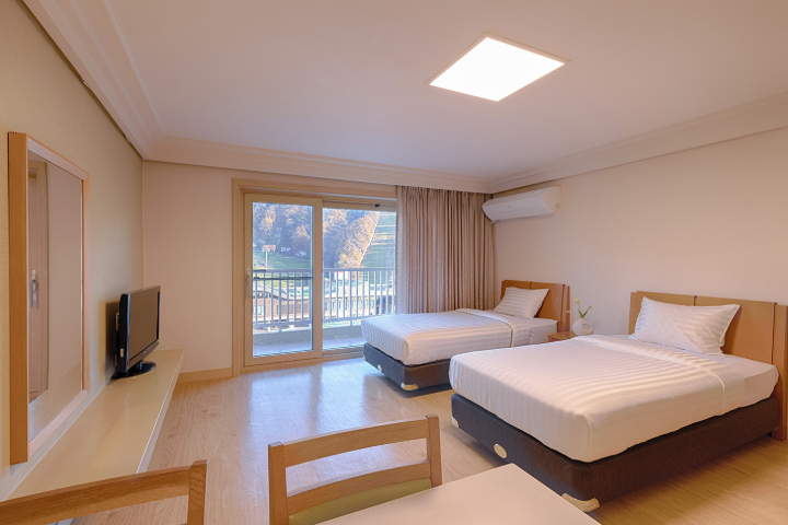 SONO VIVALDIPARK Ocean World + Outdoor Forest Adventure 2 Days 1 Night Tour