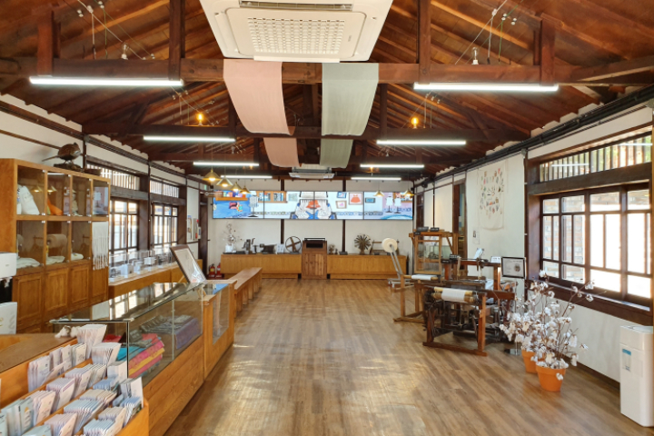 [Depart from Seoul] Luge Ride & Traditional Turnip Tea Experience : Ganghwado Day Tour