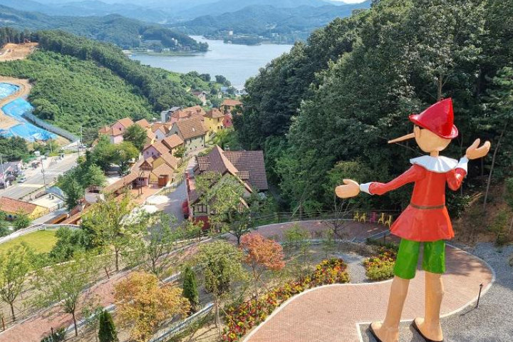 Summer Special | SONO Water Park, Alpaca World & Italian Village – 2D1N Tour