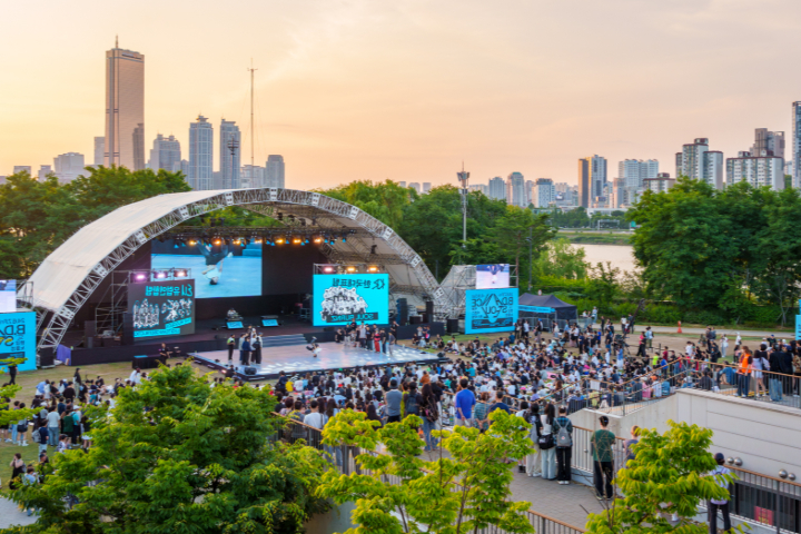 2026 Seoul International Fireworks Festival Ticket + Seoul Half Day Tour